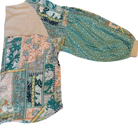 NEW MEDIUM Davi & Dani Thermal Flower Patchwork Appliqué Balloon Sleeve Top - Picture 8 of 10